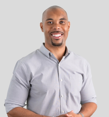 Photo of Elliott Robinson
